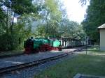 Parkeisenbahn Dresden: Dampflok 003 bei der Ausfahrt aus dem Bf. Zoo (2004)