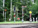 Mehrere Eisenbahnsignale der Parkeisenbahn Gera.