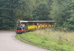 Der  Kleine Adler  mit seinem Zug der Tiergartenbahn Nürnberg, am 16.08.2023 bei der Ankunft am Hauptbahnhof.