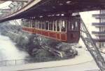 Der Kaiserwagen ist eine original erhaltene Zuggarnitur der Wuppertaler Schwebebahn aus dem Jahr 1900. Sie wird heute im Rahmen touristischer Ausflugsfahrten genutzt. Das Foto entstand im Sommer 1986 (scan vom Bild).