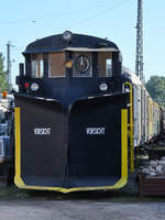 Ein Schneepflug stand Mitte September 2019 im Außenbereich des Eisenbahnmuseums in Darmstadt.