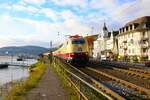 AKE Rheingold mit DB Museum E03 001 auf Rheinrundfahrt in Rüdesheim (Rhein) am 25.11.23