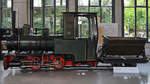 Die 1903 bei Kraus gebaute Feldbahn-Dampflokomotive war im Besitz der Münchner Baufirma Moll und wurde beim Bau des Deutschen Museums in München eingesetzt. (Verkehrszentrum des Deutsches Museums München, August 2020)