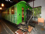 Der weitestgehend im Original erhalten gebliebene Personenwagen 970-328 (Gattung BCC) stammt aus dem Jahr 1908 und war Ende September 2020 im sächsischen Schmalspurbahnmuseum Rittersgrün zu