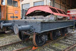 Ein kleiner  Flachwagen  Anfang April 2018 im Sächsischen Eisenbahnmuseum Chemnitz-Hilbersdorf.