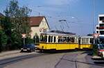 Ein Straßenbahnsonderzug (TW 851 und BW 1390) erreicht soeben die lange Gerlinger Schleife, welche zunächst bis zur Gerlinger Feuerwache führte. Am 26.09.1986 war dort relativ wenig los, so dass der Zug freie Fahrt hatte.
 