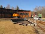 DR 106 992-1 vor dem Lokschuppen im VSE Museum Schwarzenberg (Erzg); 22.03.2011