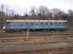 75 042-2 (ex 60 80 99-20 061-0) Baujahr 1929 am 10.03.2005 im Saarbrcker Hbf. Der ehemalige Bremsen-Unterrichtswagen gehrt seit Juni 2006 zum  Museumsbestand der Ostertalbahn mit Heimatbahnhof Schwarzerden.