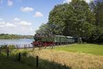 Lok D5 der Hespertalbahn vor der Kulisse des Baldeneysees (01.08.2021)