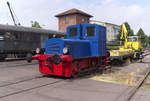 Toll aufgearbeitet präsentiert sich der  Blaue Klaus  der MECL im Bahnhof Losheim am See.