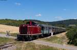 211 041-9 mit dem WTB 33 (Blumberg-Zollhaus - Weizen) bei Epfenhofen 11.8.22