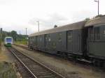 UEF Bpw 6276 (ex 51 80 00-43-131-3)) in einem Sonderzug aus Stuttgart, im Bf Meiningen; 04.09.2010