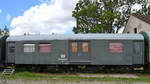 Ein dreiachsiger Rekogepäckwagen Typ Dag Mitte August 2018 im Eisenbahnmuseum Weimar.