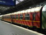 Hbf Leipzig: Der DR-Speisewagen WRm 130 mit der Nummer 51 80 88-70 212-2 war am 12.04.2014 in den Sonderzug Dresden-Leipzig-Dresden eingestellt, der aus Anlaß  175 Jahre Ferneisenbahn Leipzig -