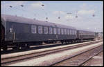 Zwei Generatoren Wagen am 25.5.1990 im BW Mannheim Rbf:  von links: Bcm518055-40902-3 und Bcm 518055-40901-6.