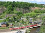 Nein, keine Modelleisenbahn, sondern Blick in den Plauenschen Grund mit der S3 Tharandt - Dresden, 28.05.2006  