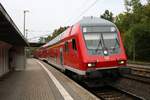 DABpbzfa 762 mit BR 143 der S-Bahn Mitteldeutschland (DB Regio Südost) als S 37717 (S7) von Halle-Nietleben nach Halle(Saale)Hbf Gl.