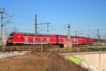 DABpbzfa 762.0 mit Schublok 143 002-4 der S-Bahn Mitteldeutschland (DB Regio Südost) als S 37734 (S7) von Halle(Saale)Hbf Gl. 13a nach Halle-Nietleben fährt in Halle (Saale), Kasseler Straße, auf der Bahnstrecke Halle–Hann. Münden (KBS 590). [29.12.2017 | 13:25 Uhr]