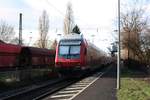 Ein Nachschuss auf den Steuerwagen des RB 27 (Koblenz - Mönchengladbach) bei der Ausfahrt aus Niederdollendorf in richtung Köln HBF.

14.03.2018
Niederdollendorf BF