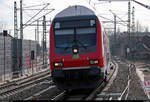 DABpbzfa 762.0 mit Schublok BR 143 der S-Bahn Mitteldeutschland (DB Regio Südost) als S 37723 (S7) von Halle-Nietleben erreicht ihren Endbahnhof Halle(Saale)Hbf Gl.