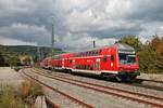 D-DB 50 80 80-35 383-4 (Bauart: DABpbzfa 762) am 20.09.2017 als RE (Stuttgart Hbf - Singen (Hohentwiel)) und der Schublok 111 067-5 bei der Durchfahrt in Welschingen-Neuhausen in Richtung Zielbahnhof.