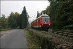 RB56 (RB 39636)  DER ISERLOHNER  nach Hagen, geschoben von der 143 588, fhrt dem Ziel entgegen. Leider gibt es die RB56 seit dem Planwechsel nicht mehr. Doch fr mich bleibt er  DER ISERLOHNER ;-), auch wenn der Zug eigentlich als RE16 nun gefhrt wird.