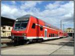 Sonnige Zeiten: RB17509 nach Chemnitz bereitgestellt am Gleis 7 im Bf Riesa, 08.09.06.