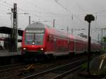 Doppelstock-Steuerwagen (2. Gattung) als RE4 nach Dortmund Hauptbahnhof im Bahnhof Wuppertal-Oberbarmen.(27.5.2014) 
