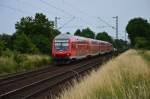 Von der 111 105-3 geschoben, kommt ein RE7 nach Krefeld Steuerwagen voraus vor die Linse.