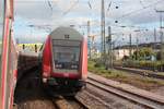 Nachschuss auf einen RE nach Frankfurt der am 25.10.2017 gerade den Mannheimer Hauptbahnhof verlässt.