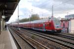 BERLIN, 15.11.2009, RE1 nach Frankfurt (Oder) fährt am S-Bahnhof Köpenick vorbei