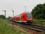 Ein Sonderzugam von Pfarrkirchen nach Augsburg am 28.05.2011 bei der Ausfahrt aus Eggenfelden.