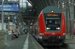 SE10 (15416) nach Limburg (Lahn) mit Schublok 143 189-9 steht zur Abfahrt bereit in Frankfurt (Main) Hbf, 27.7.11