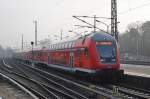 Hier ein RE1 (RE18108) von Frankfurt(Oder) nach Magdeburg Hbf., bei der Einfahrt am 29.3.2014 in Berlin Wannsee.