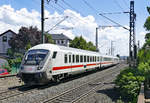 IC-Steuerwagen in Front, 101 446-1 schiebt, durch Remagen - 16.07.2018