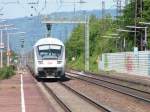 Ein InterCity zwischen Karlsruhe und Rastatt. Fotografiert bei Muggensturm am 4. Juni 2006.