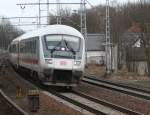 31.1.2013 Berlin-Buch. IC 2356 passiert den S-Bahnhof von Bernau kommend nebst alten Kilometerstein 14.3