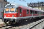 Auf Gleis 1 steht der 82-34 076 Bnrdzf 477.0 im OFV-Design, ex. Meridian-Ersatzverkehr, nun ist er in Stuttgart Beheimatet. Aufnahme RB Geislingen (Steige)-Stuttgart HBF. In Geislingen (Steige) im Juni 2014.