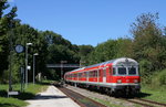 RE 22304 (Neustadt(Schwarzw)-Rottweil) mit Schublok 218 326-7 in Döggingen 13.8.16