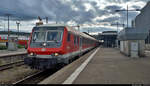 Bnrbdzf mit Schublok 111 043-6 von DB Regio Baden-Württemberg als RE 22035 nach Tübingen Hbf steht im Startbahnhof Stuttgart Hbf auf Gleis 2.
(Smartphone-Aufnahme)
[30.9.2019 | 15:23 Uhr]