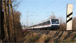 Ersatzzug auf der Remsbahn -     Da die Flirt-2 Triebwagen so nach und nach auf das ETCS-Kontrol-System umgerüstet werden, werden manche RE-Kurse mit älteres Wagenmaterial gefahren.