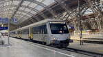 Steuerwagen vorraus steht eine RE6 Garnitur (223 053) der MRB im Bahnhof Leipzig am 01. Juni 2023.