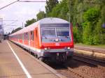 Der RE nach Hamburg Hbf am 06.06.08 in Elmshorn.