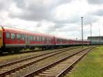 Verschiedene Nahverkehrswagen stehen am 30.08.08 im SFW Delitzsch und warten auf ihre Untersuchung.