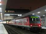 Auf Gleis 10 steht bereit die Regionalbahn RB 21228 nach Neumnster mit Steuerwagen Wittenberge an der Spitze und geschoben von 112 172; Hamburg-Altona, 16.01.2009  