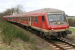 Die 218 412-5 erreicht Ehr mit der RB Hunsrckbahn von Emmelshausen nach Boppard Hbf am 30.03.2011