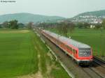 Angefhrt von einem Wittenberger Steuerwagen und geschoben von 111 098-0 erreicht die RB 15363 (Frankfurt-Heidelberg) in Krze den Bahnhof Heddesheim-Hirschberg (ehemals Grosachsen-Heddesheim).