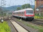 13:17 Ein Wittenberger Steuerwagen an der Spitze einer n-Wagengarnitur wird von Baureihe 111 167-3 in den Bahnhof Bamberg geschoben und bereitgestellt, um in Krze als RB nach Lichtenfels zu fahren.