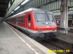 Ein Bnrdzf 483 mit 146 213 als Schublok nach Aalen in Stuttgart Hbf. 15.8.2010.