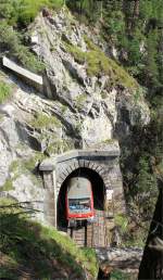 Regional-Express 5424 von Innsbruck nach Mnchen zwischen dem ersten und zweiten Vorbergtunnel.